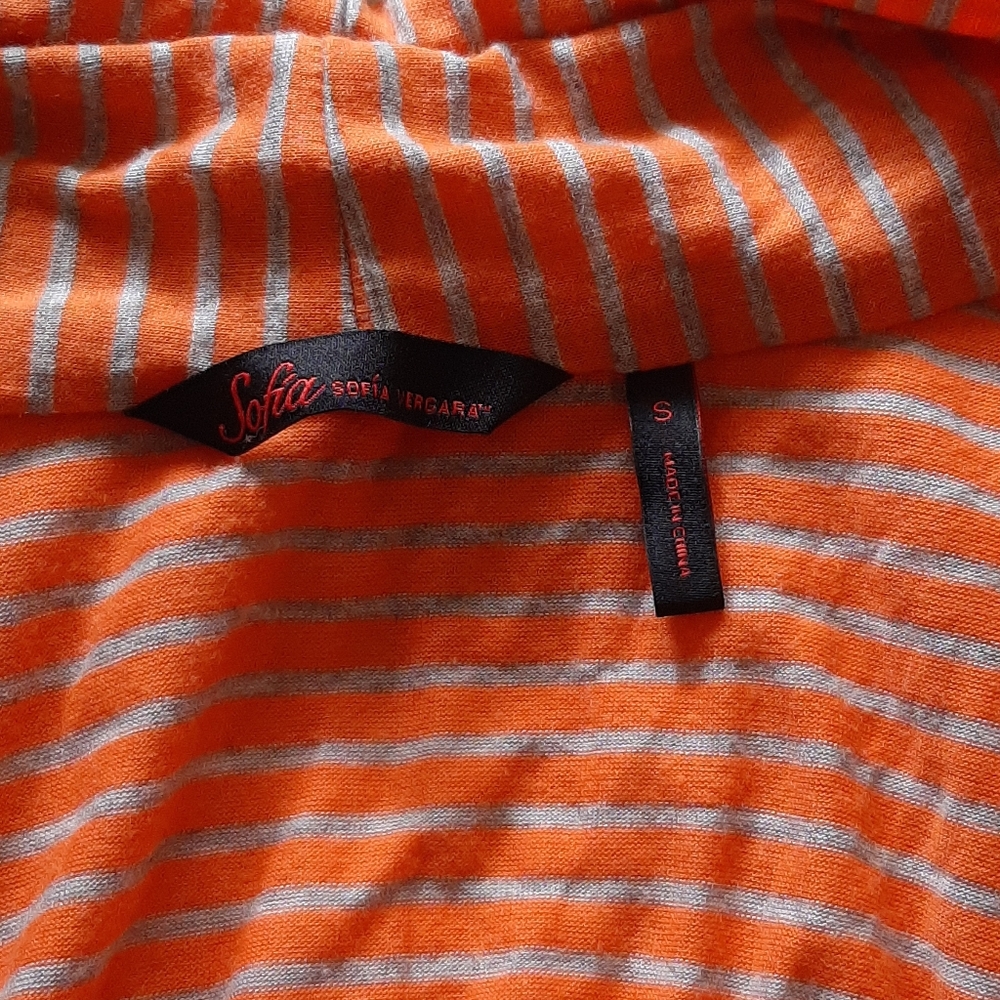 Sofia Vergara Open Front Top - Picture 8 of 8